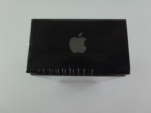 NEW SEALED Apple iPhone 3gs 8gb 3rd Generation A1303 - Collectors Piece 2009 - Picture 6 of 8