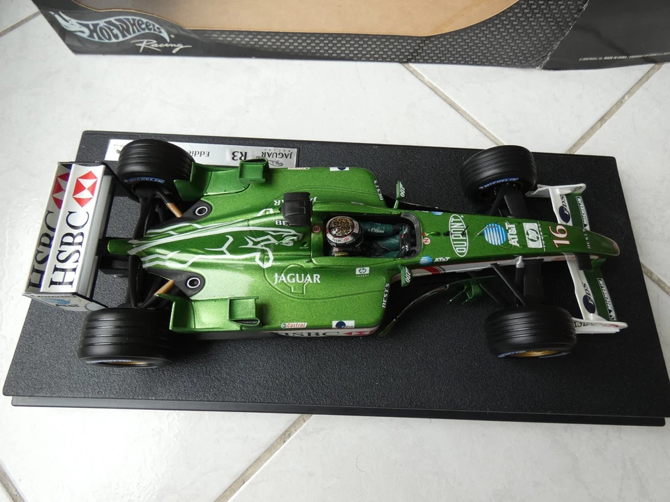 Jaguar Racing R3 Eddie Irvine #16 2002 1/18 Hotwheels Mattel F1 Formula 1 - Immagine 3 di 4