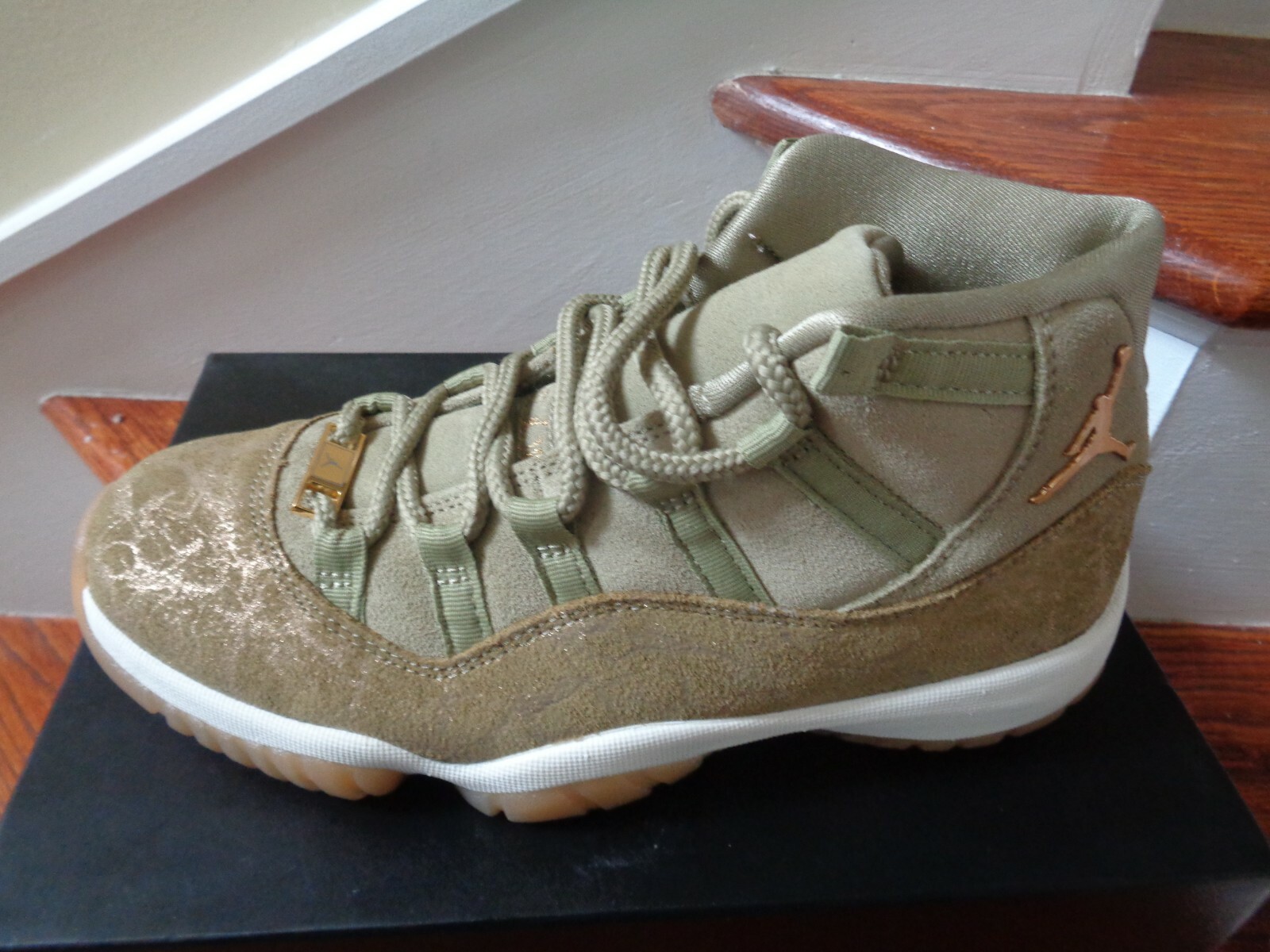 jordan 11 retro olive