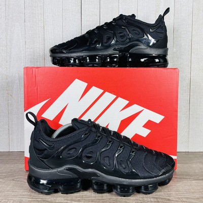black vapormax plus size 8