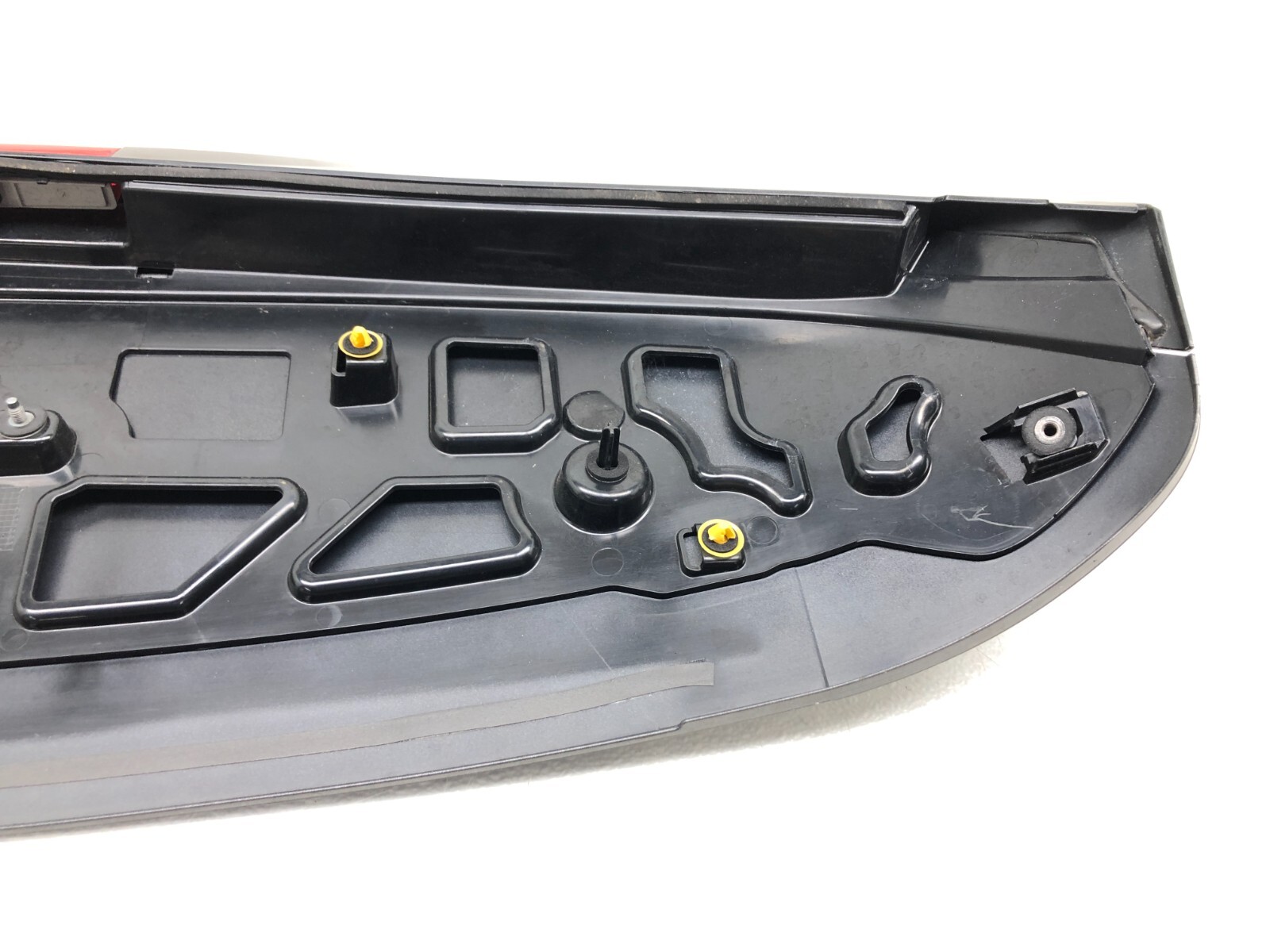 2017-2020 MASERATI LEVANTE REAR LIFTGATE ROOF SPOILER 3RD BRAKE LIGHT 571 GRAY