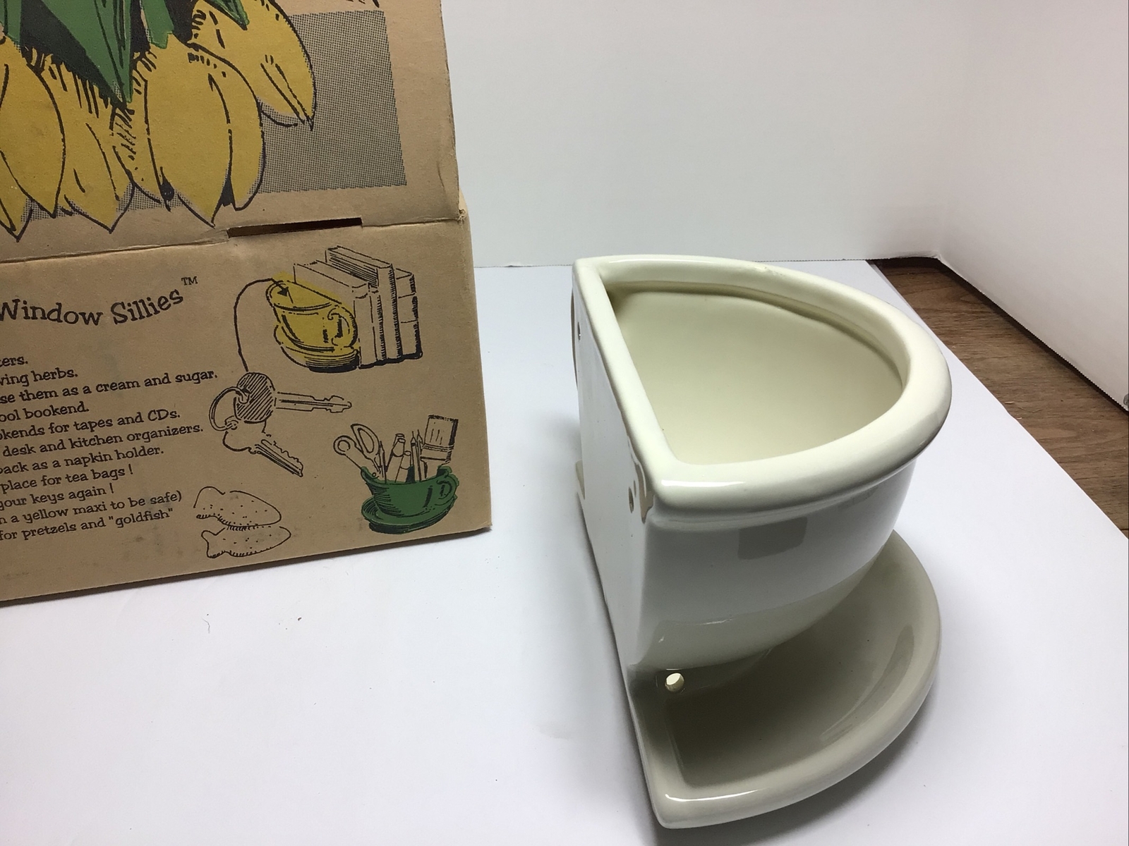 Maxie  PlanterWindow Sillies NIB. Ceramic Off White  Or Other Items