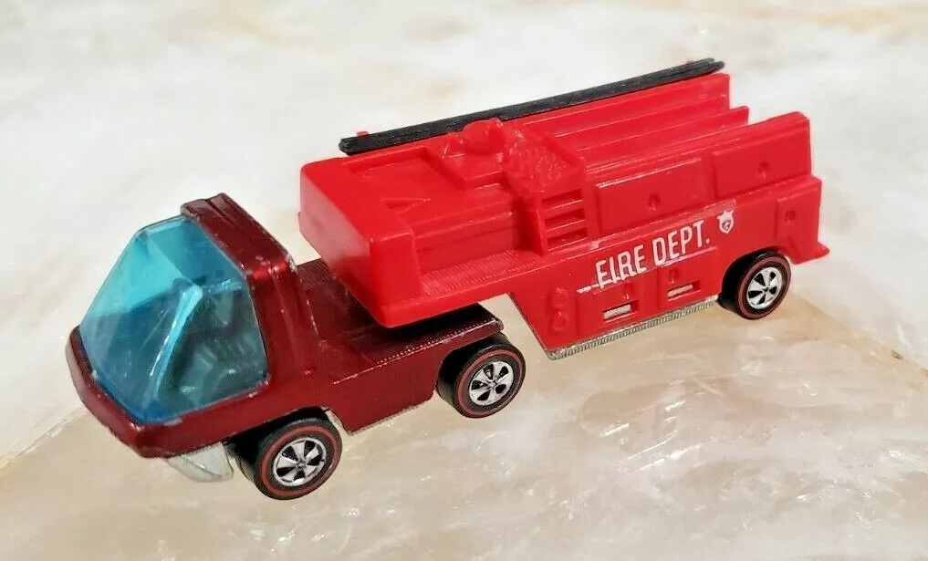 1970 Redline Hot Wheel - FIRE ENGINE - RED