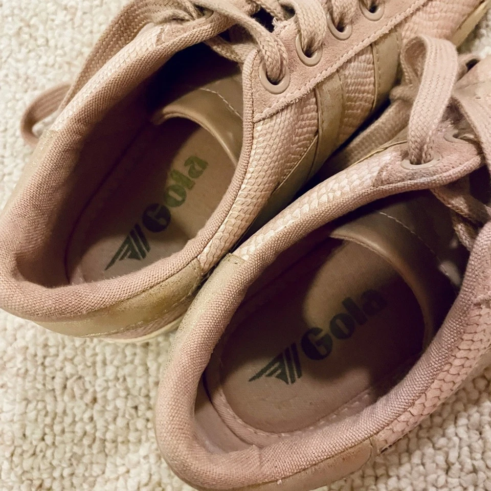 Tenis para mujer Gola Classics Orchid II Lizard en color rosa y dorado 7” Foto 4 de 4