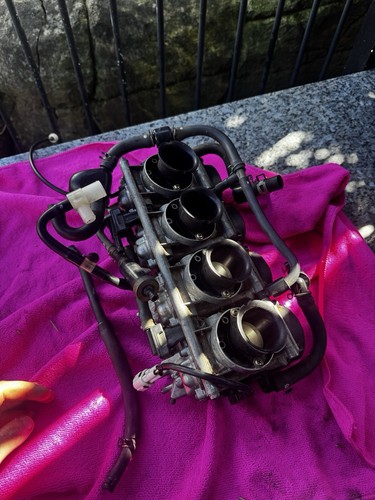Yamaha YZF R6 5EB 99/02 jeu de pistons et bielles. set of pistons and