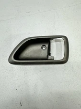 04-12 Colorado Canyon Interior Door Handle Bezel Trim Front Passenger Right S13