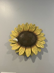 3-D Steel Rustic Sunflower & Bee Garden Indoor/Outdoor Wall Hanging Home Decor
