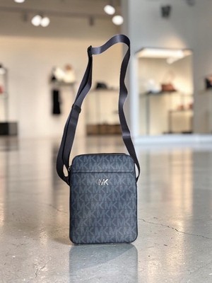 Michael Kors EVERETT Leather Adjustable Strap Unisex Flight Bag (87F5SEVC6B) NWT