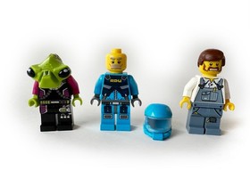 LEGO SPACE 7052 Alien Conquest UFO Abduction Complete w/ minifigures no stickers