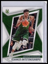 2021-22 Panini Chronicles #123 Giannis Antetokounmpo Red