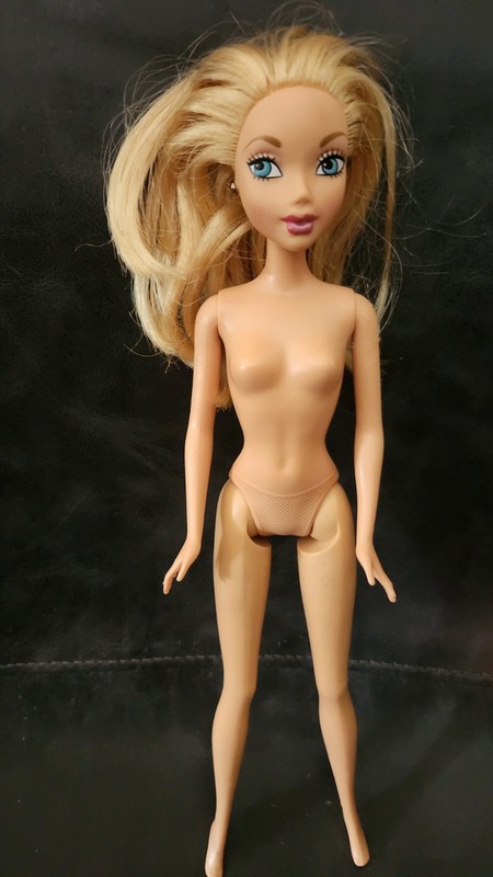 Vintage 1999 Mattel MY SCENE BARBIE KENNEDY Doll with Blonde Hair Blue Eyes