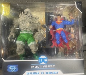 De Toyboys | DC Multiverse Megafig Action Figure Kryptonite Doomsday Superman Batman 30 Cm