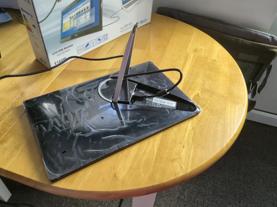 New AOC Portable Monitor E1659FWU 15.6” USB 3.0 LED (156LM00005) With carry Bag - Image 3 of 4