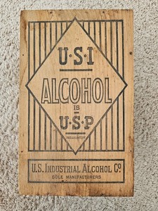Antique US Industrial Alcohol Co One Wine Gallon 190 Proof Wood Box Novembe 1932