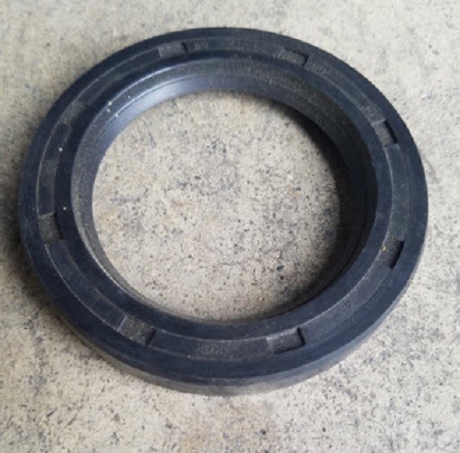 Bush Hog 70080 Oil Seal. Will fit 40+ Models of Bush Hog Mowers FREE