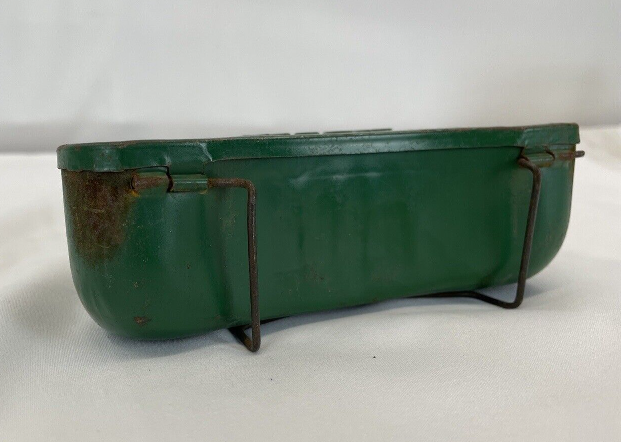 Vintage Belt Bait Box, "Old Pal" Made in the USA. Fisherman's Live Bait