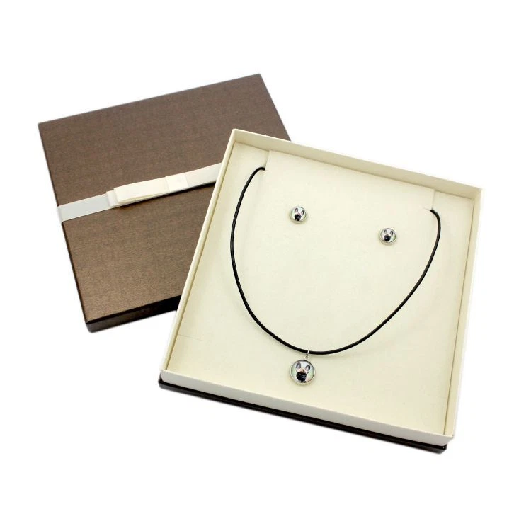 Französische Bulldogg. Schmuck mit Box. Ohrringe und Halskette. Foto-schmuck. AT