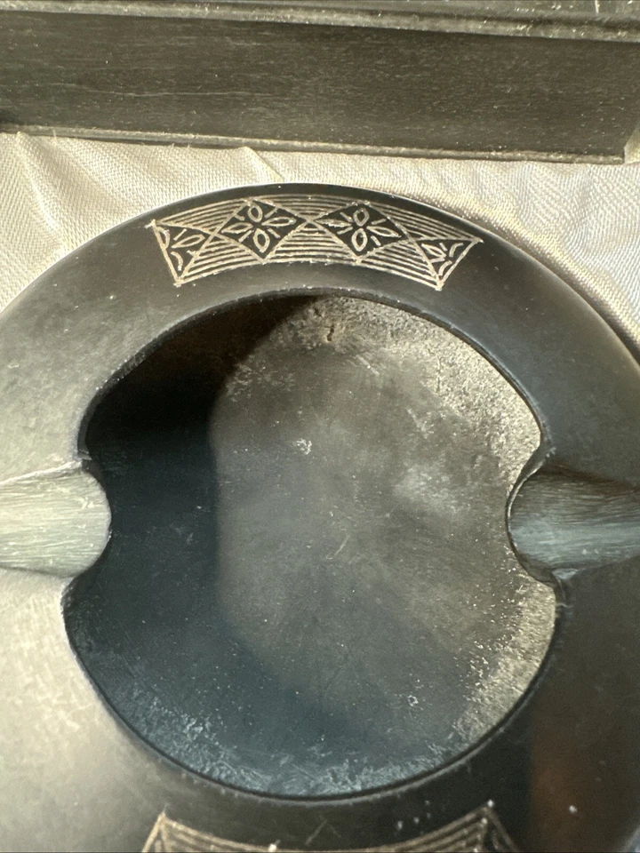 复古铁银 Bidri 工作手工制作圆形灰盘和香烟夹 — 第 4/4 张图片