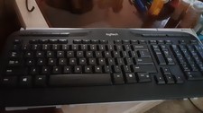 LOGITECH WIRELESS KEYBOARD 