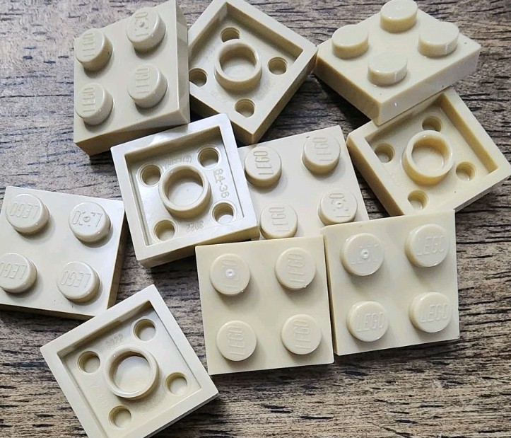 LEGO Tan Plate 2 x 2 QTY 10 New. Part No. 3022. | eBay