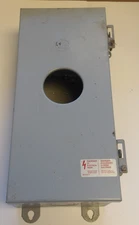 GENERAL ELECTRIC CIRCUIT BREAKER ENCLOSURE WITH  70-150AMP MODEL 8 P/N: TE100D