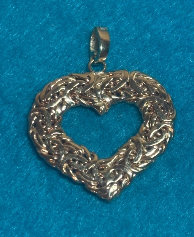 14kt Byzantine Design Heart Pendant Yellow Gold 3.7 Grams Made in Turkey