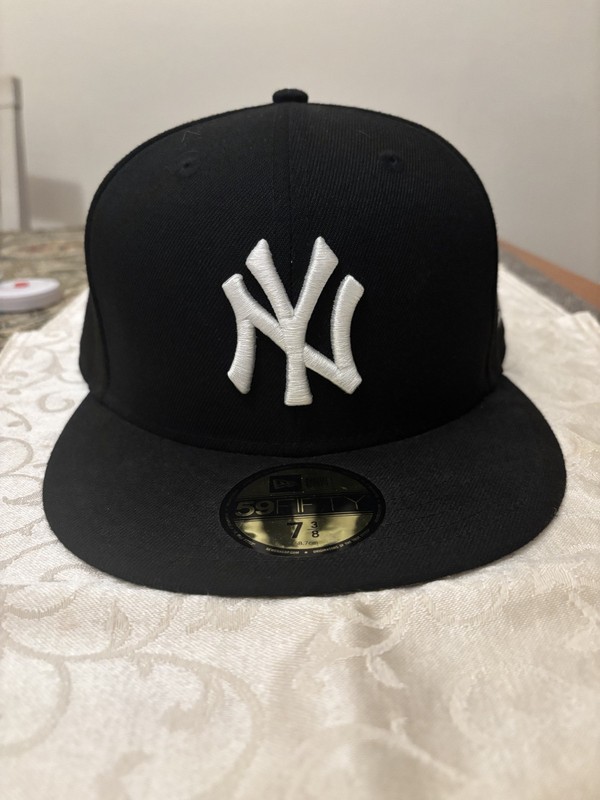 Men's New York Yankees MLB Basic 59FIFTY Fitted Cap Size 7 3/8 Excellent Cond.