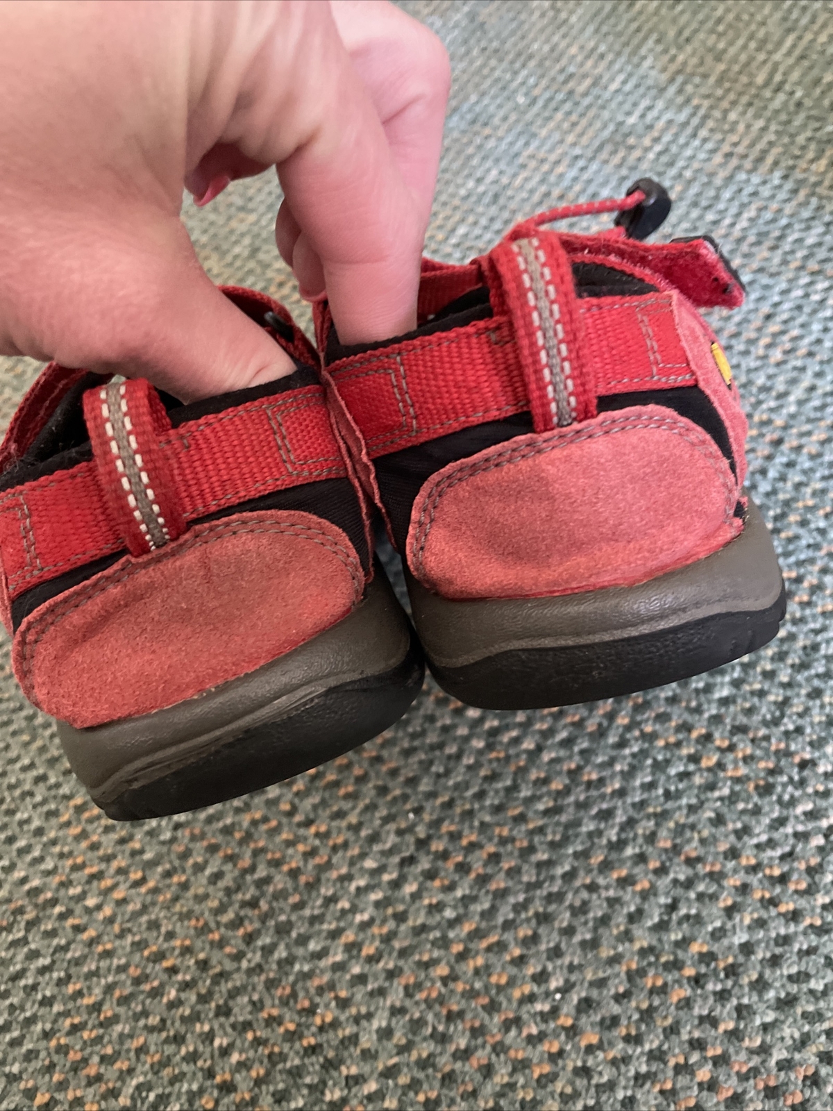 Sandali Keen Big Kids (uomo) taglia 4 rossi impermeabili da trekking all'aperto (EU 36 UK 3)