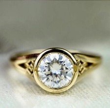 2,00 Kt Radiant Diamant Dreistein Verlobungsring für Sie Weißgold-Finish Silber