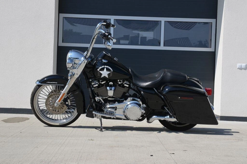 Harley Davidson FLHR Road King 2021 Chicano Fat Spoke 21