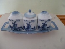DELFTER CRUIT SET BLAU & WEISS MIT WINDM&Uuml;HLEN & K&Auml;HNEN