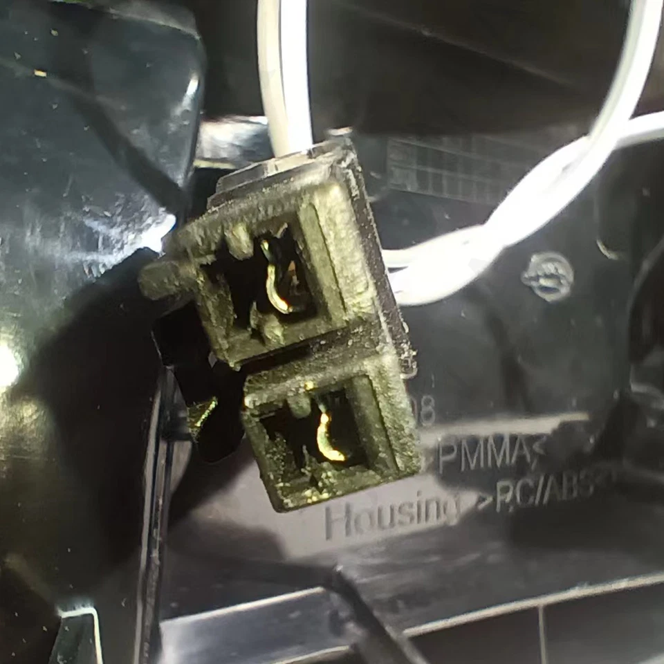 Luz trasera LED para Volvo S80 2007-2013 lado izquierdo teñida de humo Foto 3 de 4