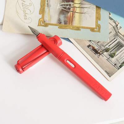 LAMY Safari 2022 Cozy Strawberry Fountain Pen