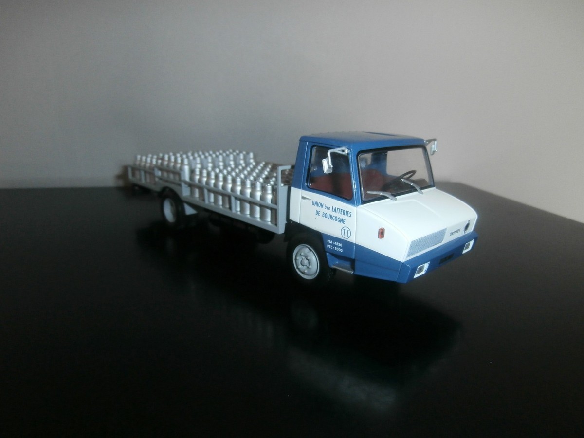 Collection Berliet N°19 - Stradair 20 Plateau Laitier 1966, échelle 1/43 - Hachette