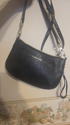 Calvin Klein Black Solid Zip Wristlet Wallet w/ Logo & Credit Card Slots