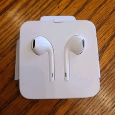 Apple EarPods In-Ear Lightning Connector Built-in Microphone White