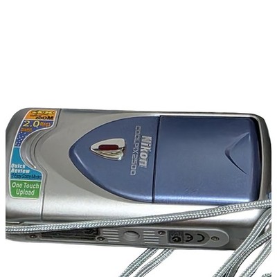 Nikon COOLPIX 2500 Digital Camera - Silver Complete in box