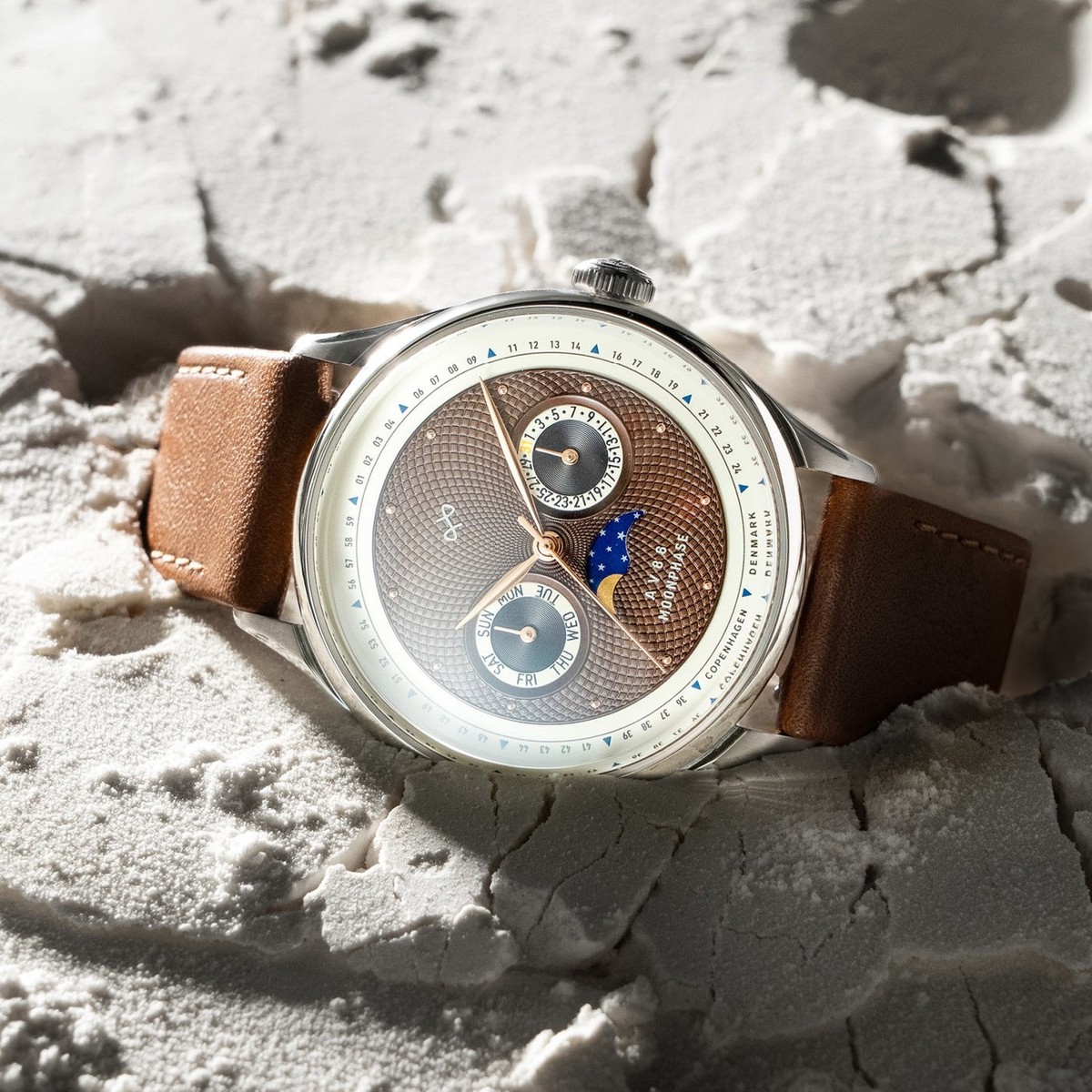 AV86 (About Vintage) 1968 Moonphase Watch 39mm Brown. NEW. USA