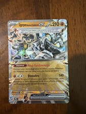 Carta Pokemon Ogerpon Fondamenta ex - Evoluzioni Prismatiche  058/131 Italiano