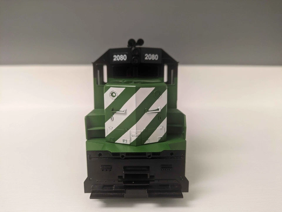 O Gauge Weaver Ultra Line GP38-2 Diesel Locomotive Burlington Northern 2080 - Image 3 of 4