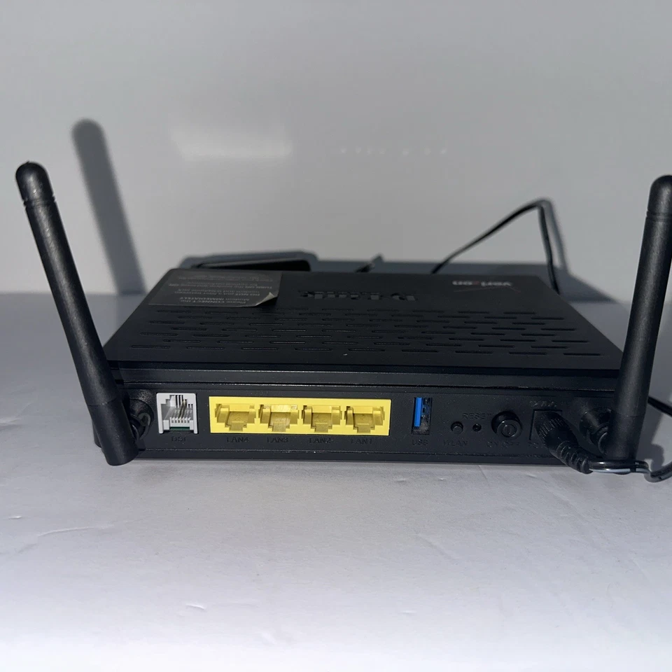 D-Link DSL-2750B Wireless N300 ADSL2+ Modem Router with Power Adapter - Image 4 of 4