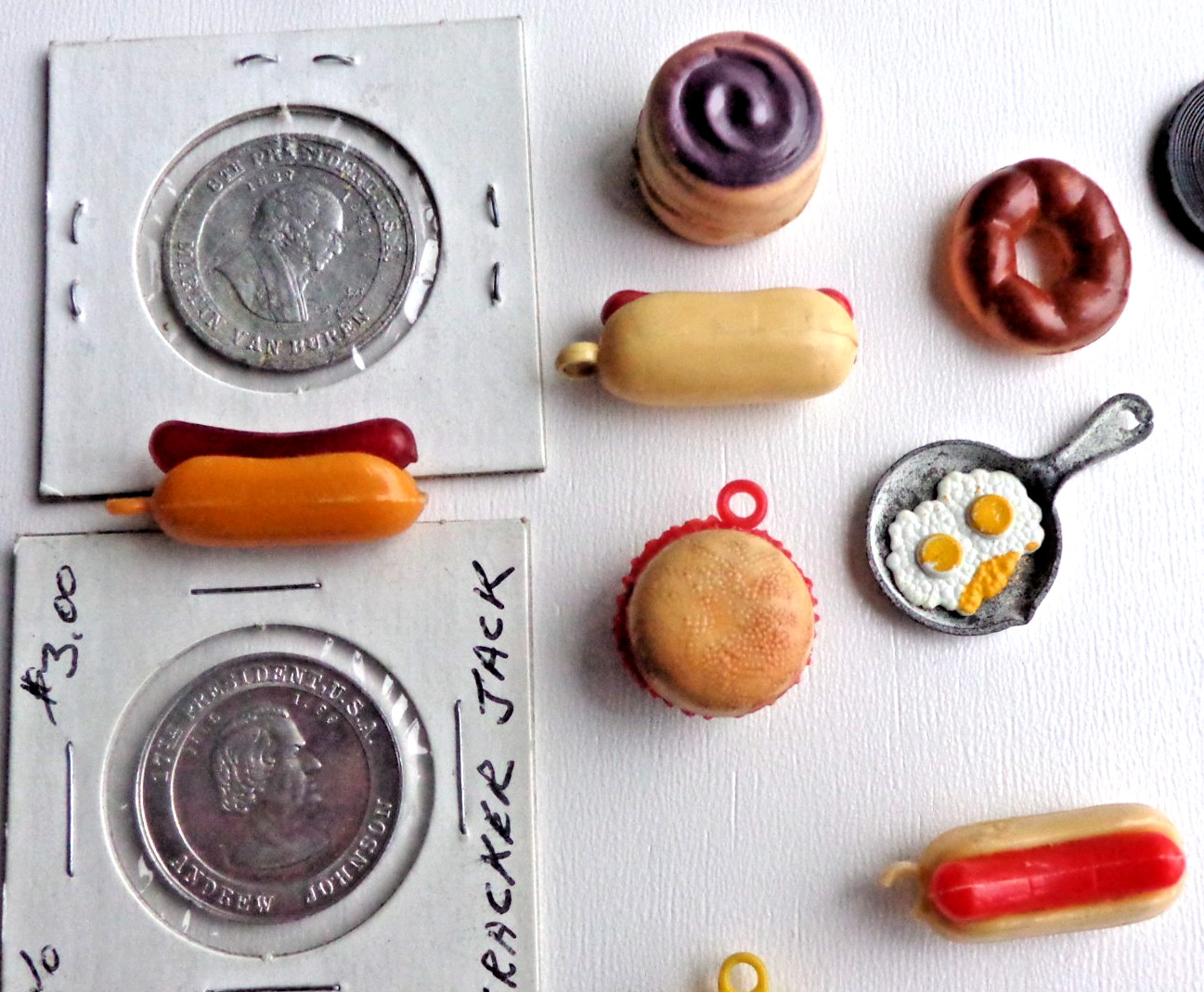 Vintage Cracker Jack Lot ( 32 ) Premium Prizes Toys