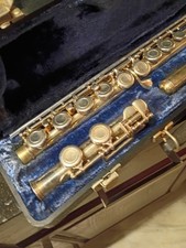 Armstrong 104 flute with hard case. Made in USA