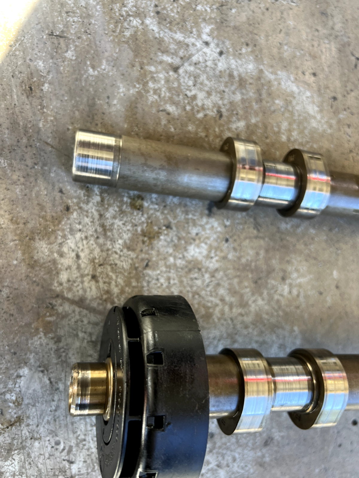 14-2019 maserati ghibli  LEVANTE 3.0l v6 LEFT side INTAKE EXH  camshaft
