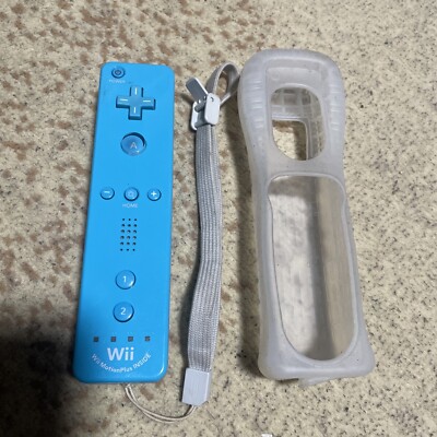 Official OEM Nintendo Wii Remote White. Controller Motion Plus Inside + Cover
