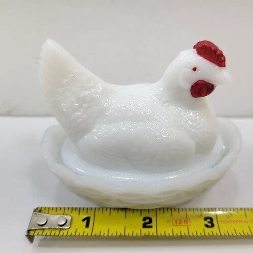 Vintage Westmoreland White Milk Glass Hen On Nest Dish Measures 3 1/2" long