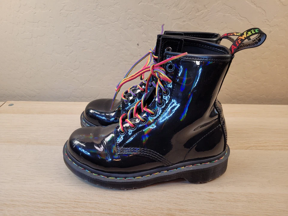 Dr. Martens 1460 Rainbow Iridescent Leather Black Combat 8 Eye Boots Womens Sz 6 - Image 2 of 4