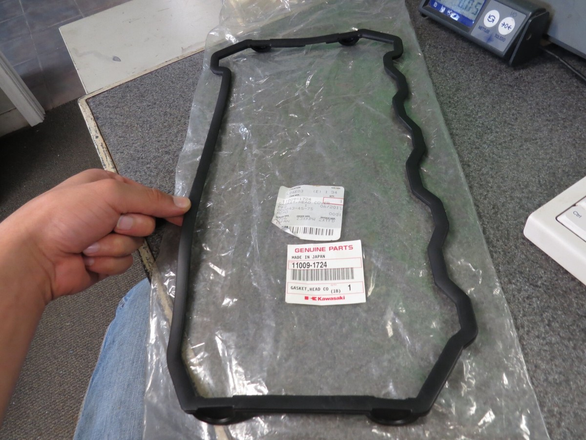 たかすぃ NOS Kawaski Head Cover Gasket 88-90 ZX1000 90-99 ZX1100