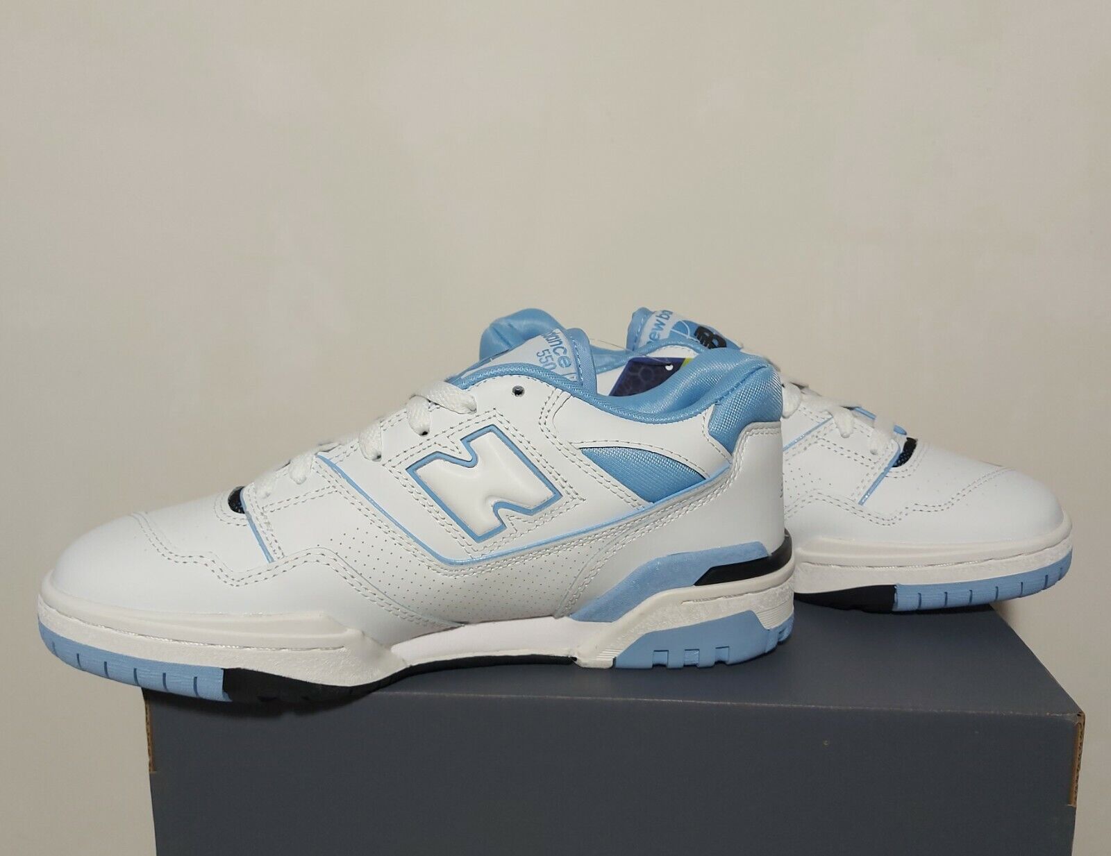 New Balance 550 'Team Carolina Blue' - ALGARISMO 7 - SNEAKERS IMPORTADOS