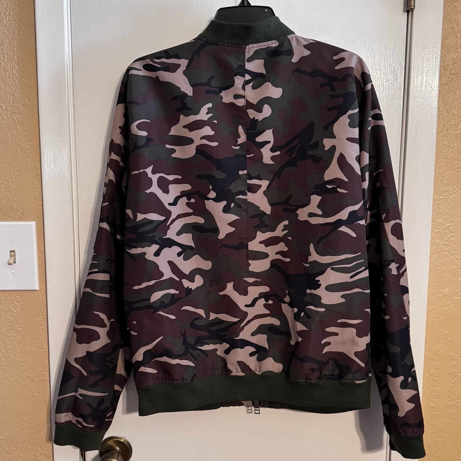 Picture 3 of 4